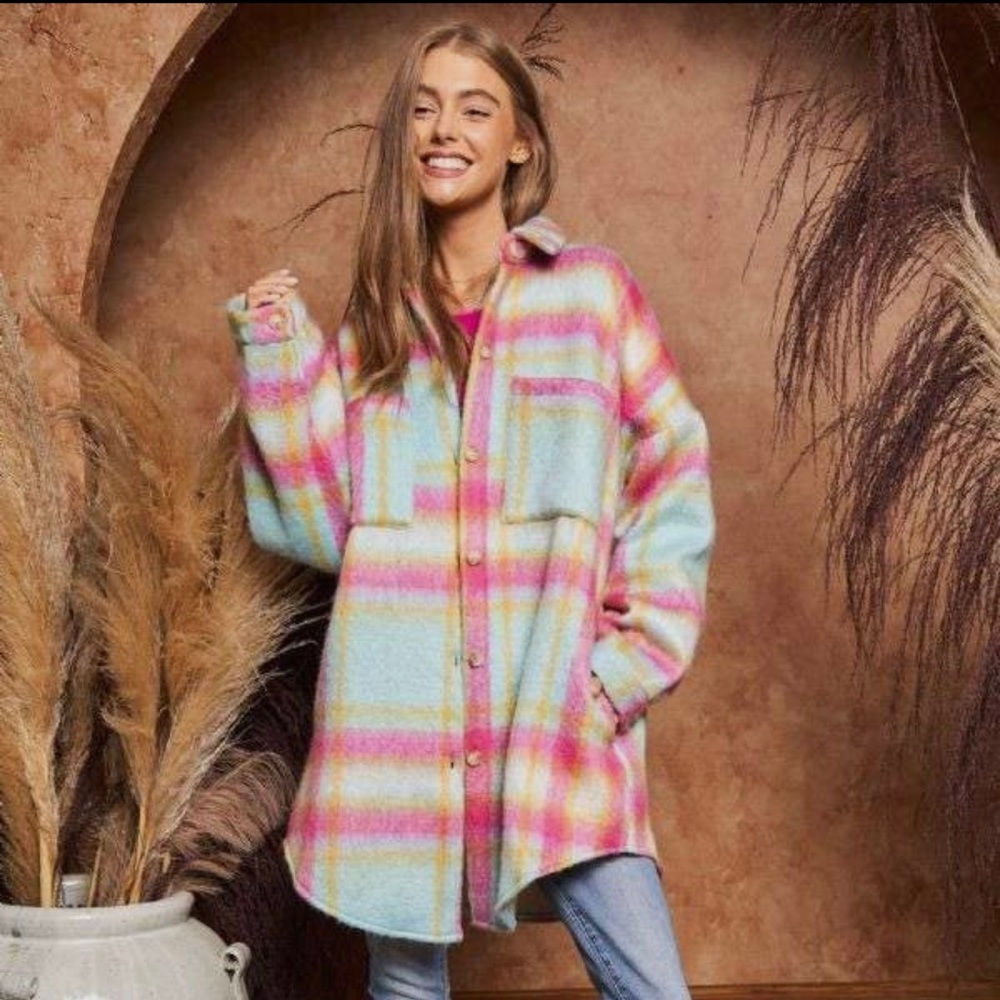 Davi & Dani Plaid button down long sleeved shacket